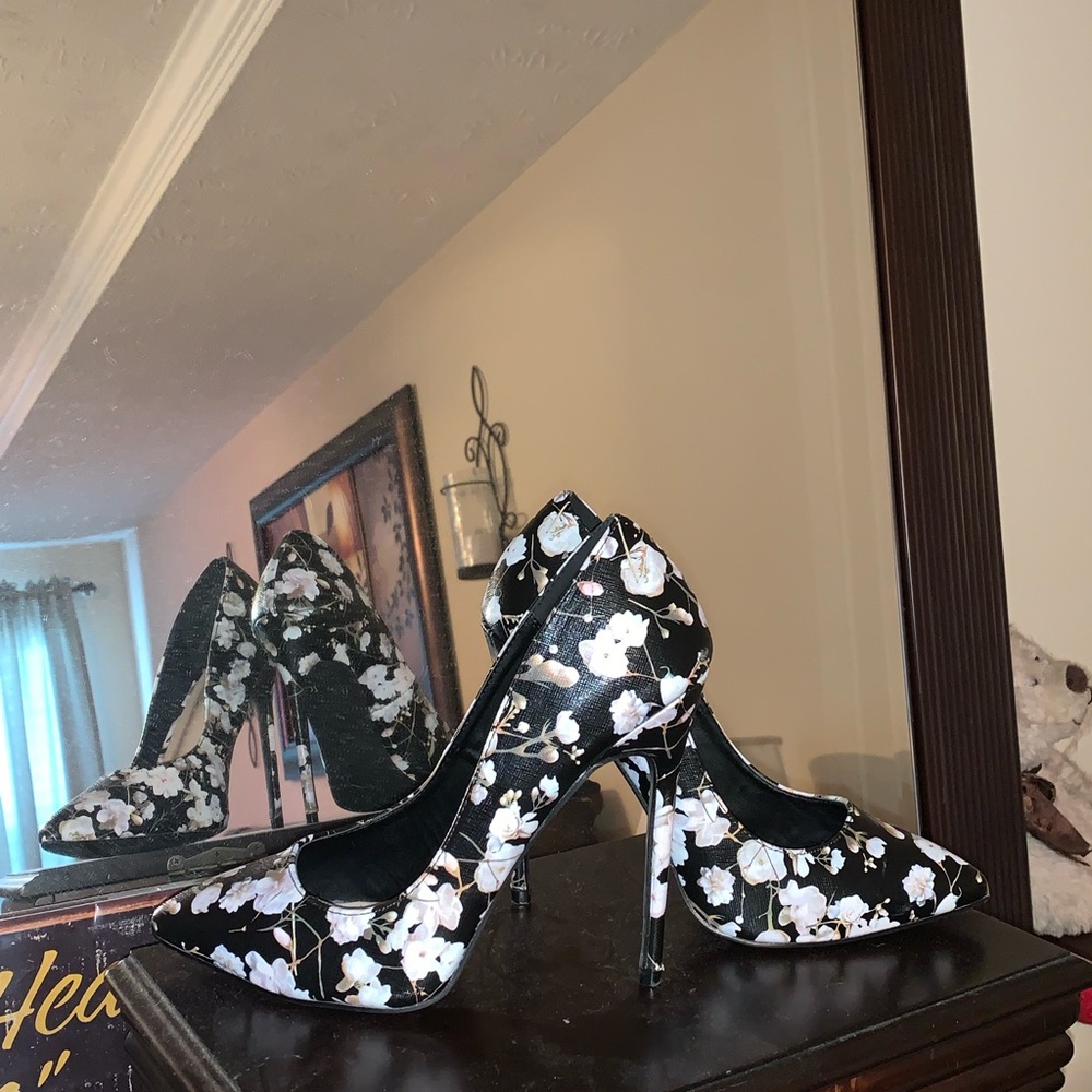 Floral pump NWOT